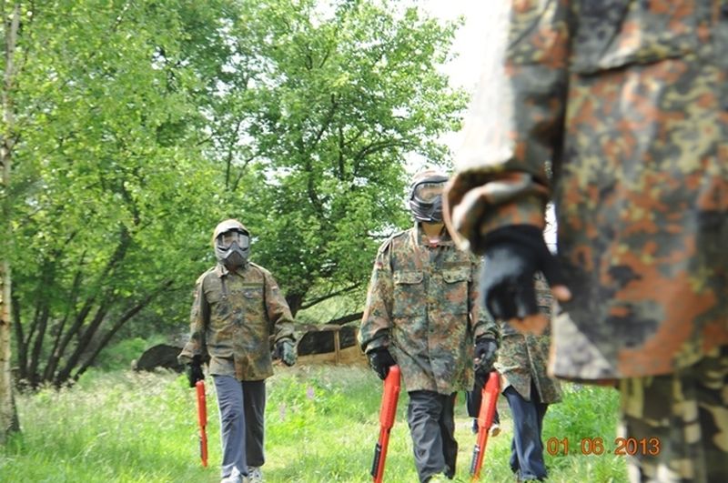 Podopieczni „Promyka Nadziei” na paintball-u